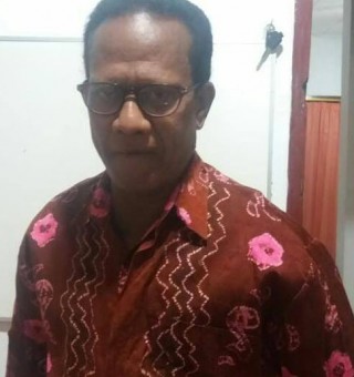 Drs. Henderikus Laka